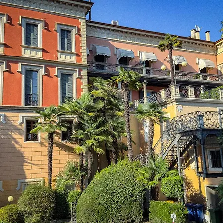 - Balcony, Private Parking, 2 Bathrooms * Cernobbio