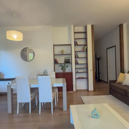 - Panoramic & Private Parking דירה צ'רנוביו